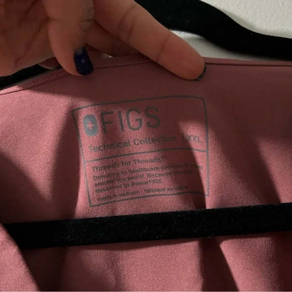 FIGS - Three Pocket Scrub Top - Picture 3 of 4
